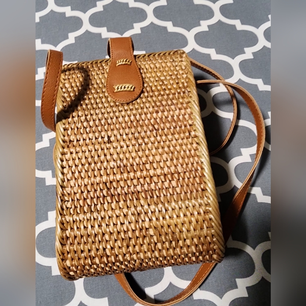 Mini Rattan/Wicker Crossbody Bag - Picture 2 of 10